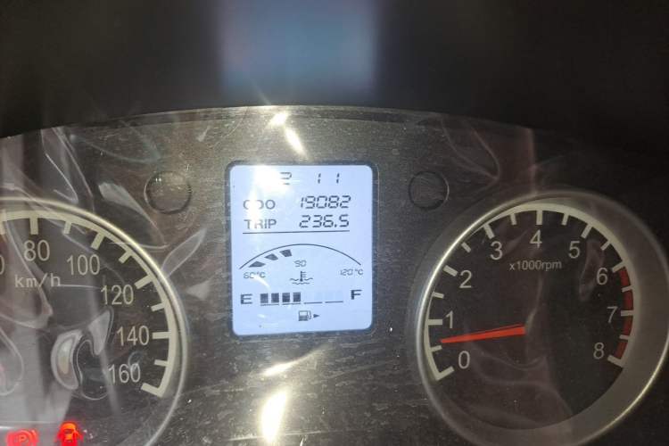 Used Jinbei Gold Card S6 2024 2.0L CNG Standard Cargo Truck Single Cab 3.85m Rear Dual Wheels Model SWEC20M Odometer Close Up