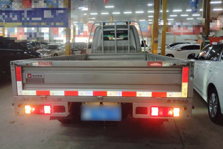 Used Jinbei Gold Card S6 2024 1.6L Standard Cargo Truck Single Cab 3.7-Meter Rear Dual Wheels SWD16MS Stake Bed Rear