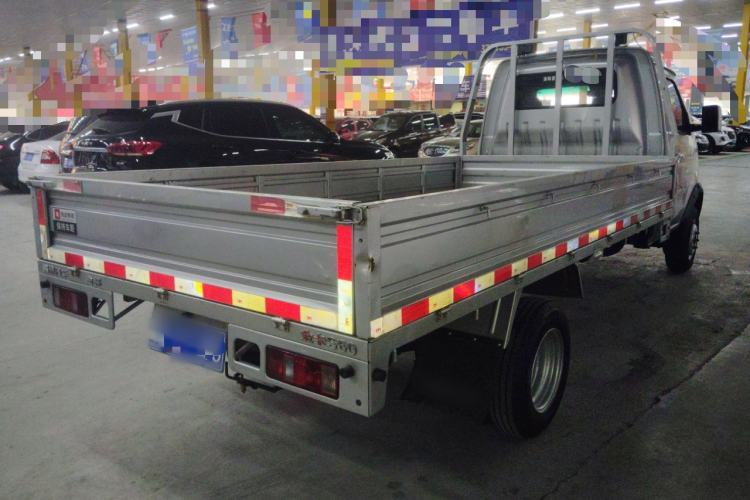 Used Jinbei Gold Card S6 2024 1.6L Standard Cargo Truck Single Cab 3.7-Meter Rear Dual Wheels SWD16MS Stake Bed Rear Right 45 Deg