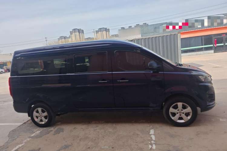Used Jinbei Gold Hiace 2021 2.0L Passenger Vehicle Engineering Lion 6 Seats Exterior 2