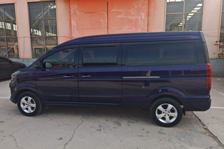 Used Jinbei Gold Hiace 2021 2.0L Passenger Vehicle Engineering Lion 6 Seats Exterior 5