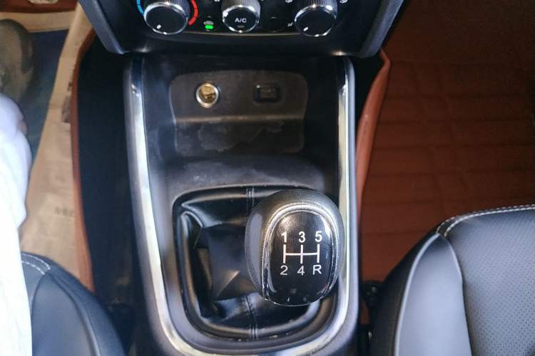 Used Jinbei Gold Hiace 2021 1.5L Passenger Vehicle Engineering Lion 6 Seats Gear Lever