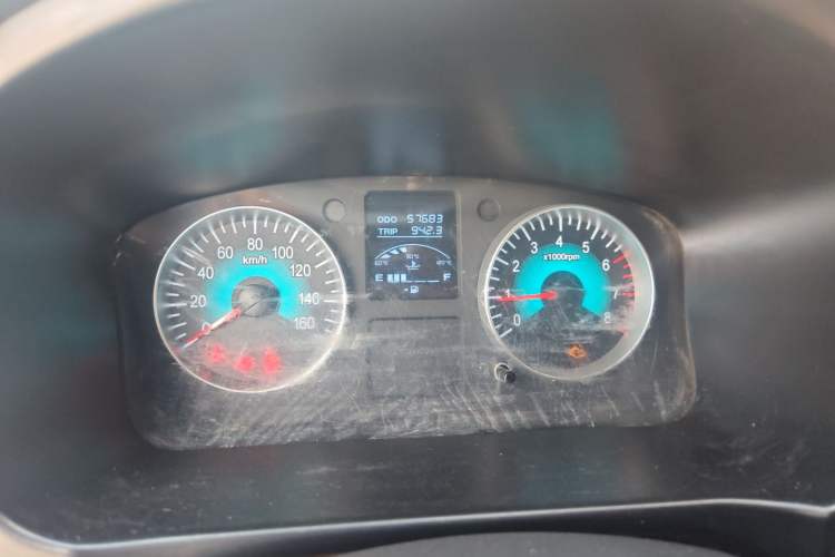 Used Jinbei Gold Hiace 2021 2.0L Passenger Vehicle Engineering Lion 6 Seats Odometer Close Up