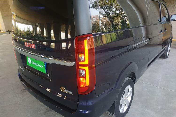 Used Jinbei Gold Hiace 2021 1.5L Passenger Vehicle Engineering Lion 6 Seats Right Rear Taillight