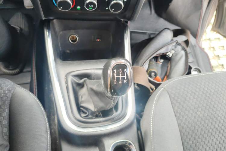 Used Jinbei Gold Hiace 2021 2.0L Passenger Van Engineering Lion Central Air Conditioning Version 9 Seats Gear Lever