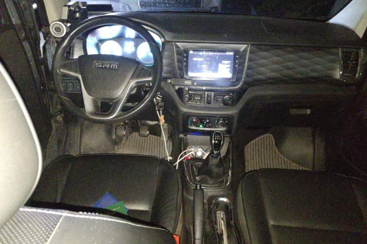 Used Jinbei Gold Hiace 2023 1.5L Passenger Vehicle Engineering Lion 5/6/7 Seater Center Console