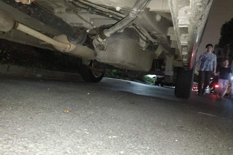 Used Jinbei Gold Hiace 2023 1.5L Passenger Vehicle Engineering Lion 5/6/7 Seater Chassis Front Left