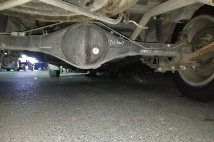 Used Jinbei Gold Hiace 2023 1.5L Passenger Vehicle Engineering Lion 5/6/7 Seater Chassis Rear