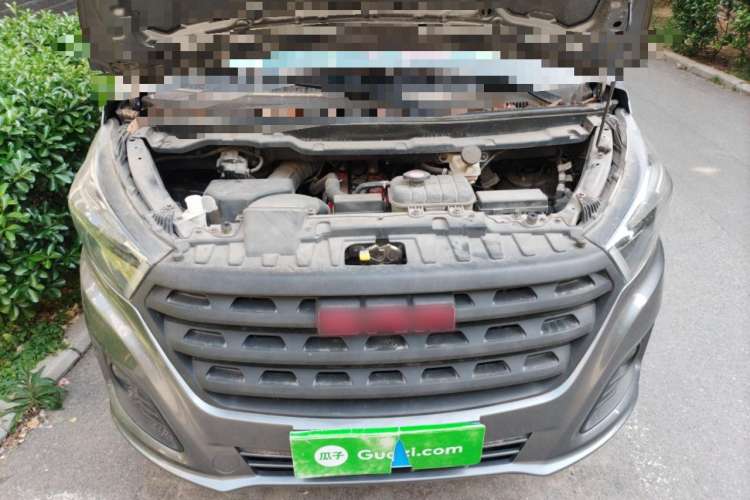 Used Jinbei Gold Hiace 2021 2.0L Passenger Van Travel Lion 6-Seater Engine Bay