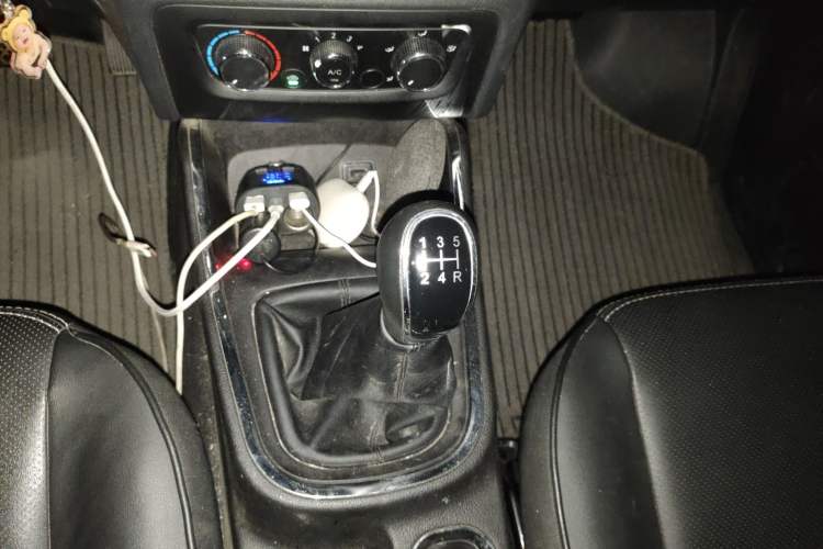 Used Jinbei Gold Hiace 2023 1.5L Passenger Vehicle Engineering Lion 5/6/7 Seater Gear Lever