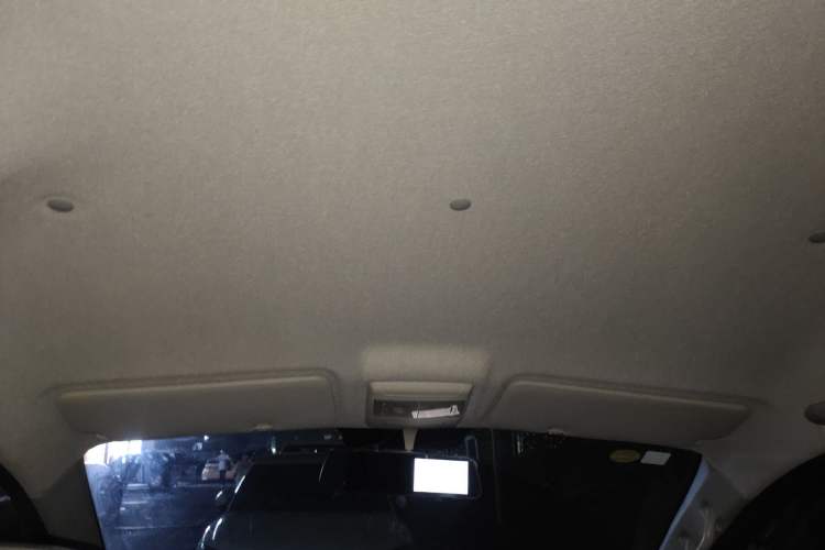 Used Jinbei Gold Hiace 2023 1.5L Passenger Vehicle Engineering Lion 5/6/7 Seater Headliner