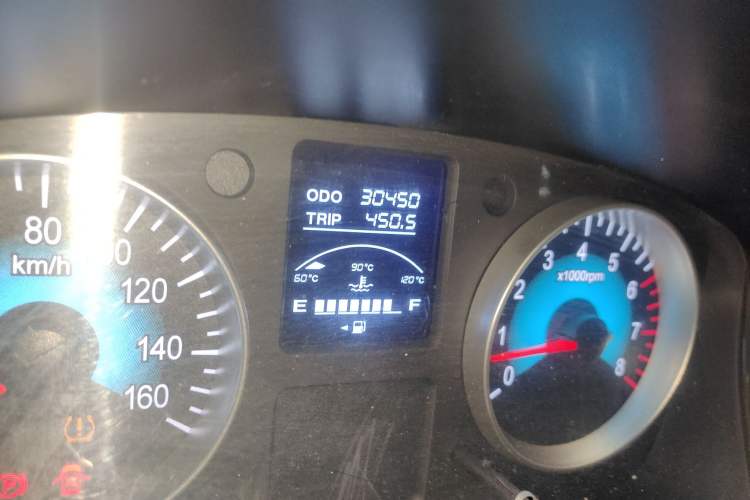 Used Jinbei Gold Hiace 2023 1.5L Passenger Vehicle Engineering Lion 5/6/7 Seater Odometer Close Up