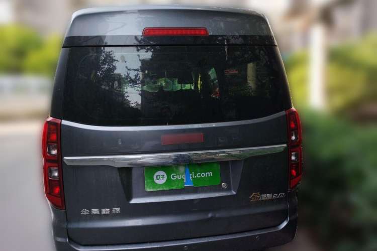 Used Jinbei Gold Hiace 2021 2.0L Passenger Van Travel Lion 6-Seater Rear