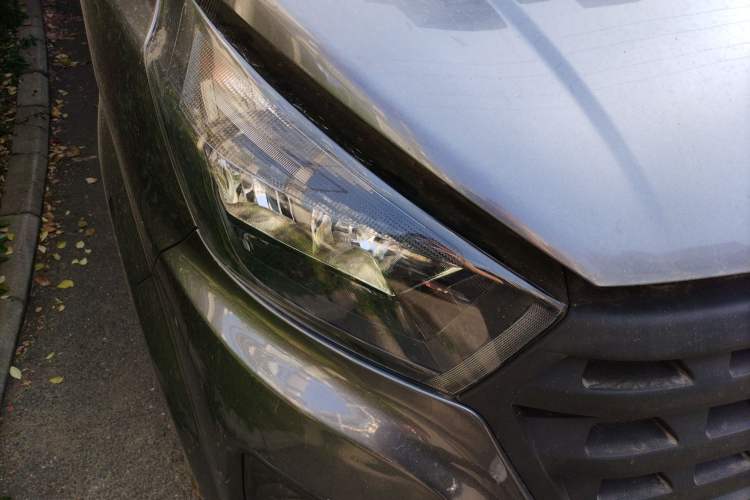 Used Jinbei Gold Hiace 2021 2.0L Passenger Van Travel Lion 6-Seater Right Front Headlight