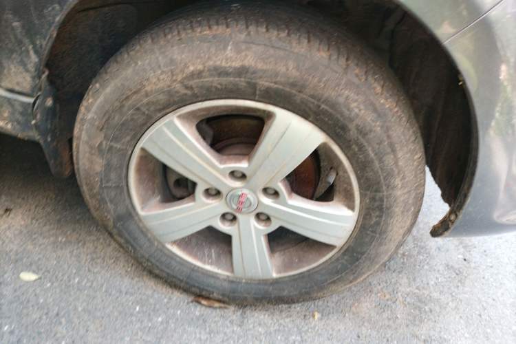 Used Jinbei Gold Hiace 2021 2.0L Passenger Van Travel Lion 6-Seater Right Front Wheel Hub