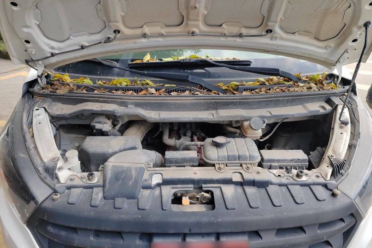 Used Jinbei Gold Hiace 2021 1.5L Passenger Vehicle Engineering Lion 7 Seats Engine Bay