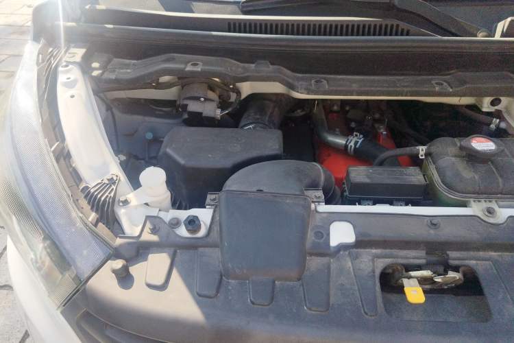 Used Jinbei Gold Hiace 2021 1.6L Box Van Engineering Lion 2-Seater Engine Bay Right
