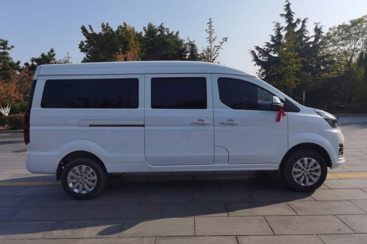Used Jinbei Gold Hiace 2024 1.5L Passenger Vehicle Engineering Lion 9 Seats Exterior 2