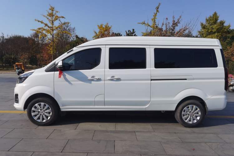 Used Jinbei Gold Hiace 2024 1.5L Passenger Vehicle Engineering Lion 9 Seats Exterior 5
