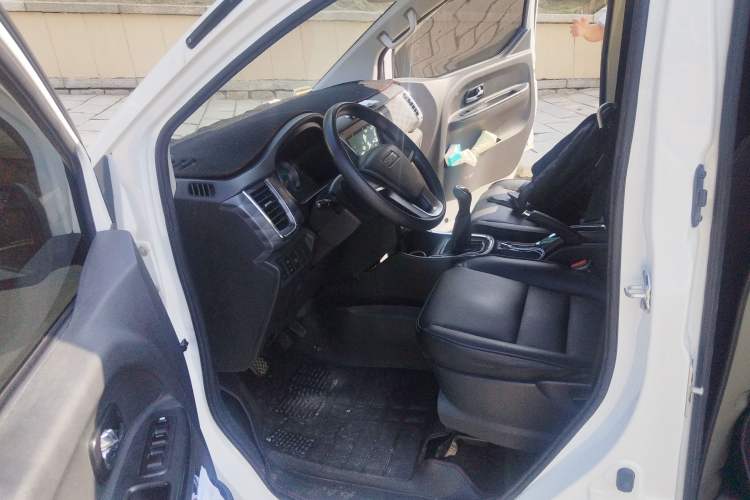 Used Jinbei Gold Hiace 2021 1.6L Box Van Engineering Lion 2-Seater Left Front Seat