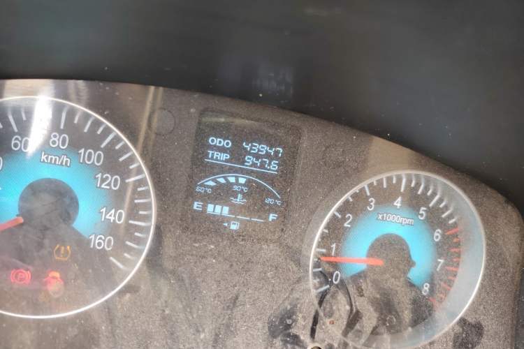Used Jinbei Gold Hiace 2021 1.5L Passenger Vehicle Engineering Lion 7 Seats Odometer Close Up