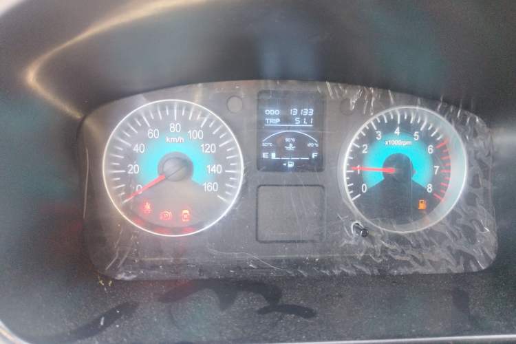 Used Jinbei Gold Hiace 2021 1.6L Box Van Engineering Lion 2-Seater Odometer Close Up