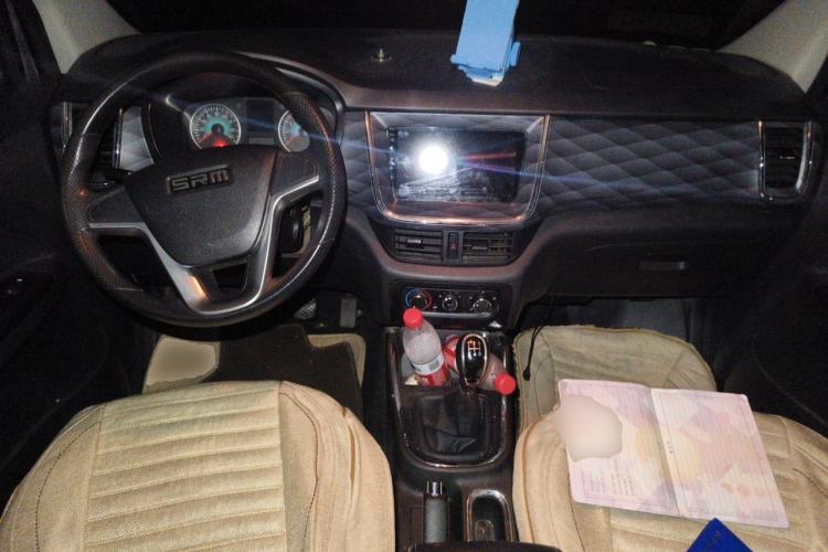 Used Jinbei Gold Hiace 2021 1.5L Passenger Vehicle Engineering Lion 5-Seater Center Console