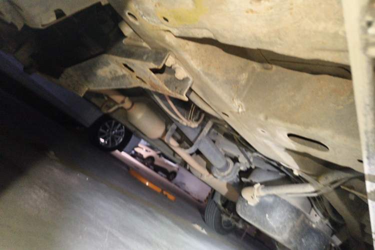 Used Jinbei Gold Hiace 2021 1.5L Passenger Vehicle Engineering Lion 5-Seater Chassis Front Left