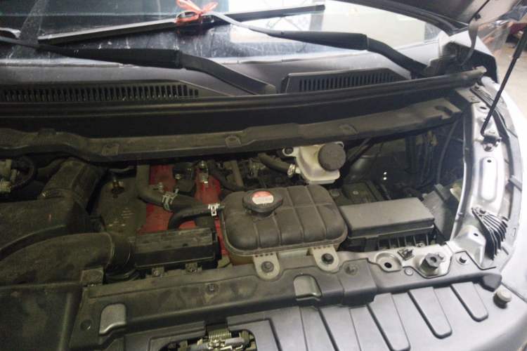 Used Jinbei Gold Hiace 2021 1.5L Passenger Vehicle Engineering Lion 5-Seater Engine Bay Left