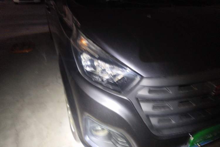 Used Jinbei Gold Hiace 2021 1.5L Passenger Vehicle Engineering Lion 5-Seater Right Front Headlight