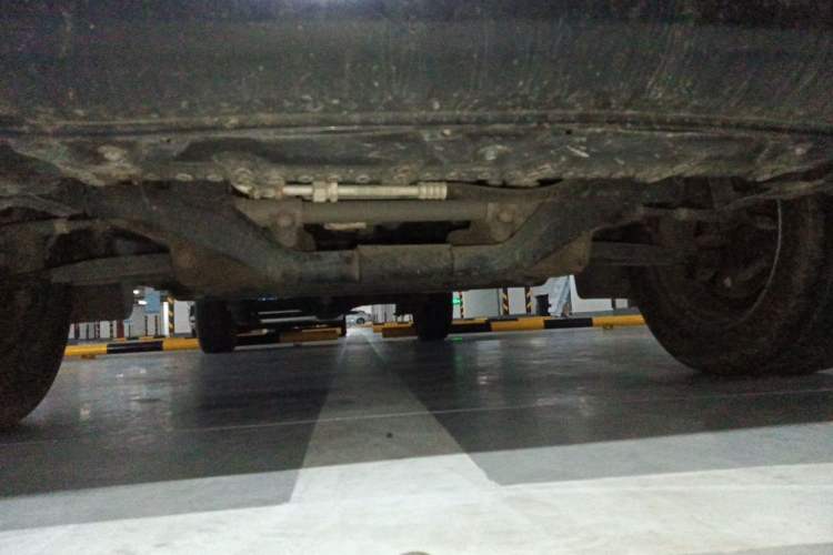Used Jinbei Gold Hiace 2021 1.5L Passenger Vehicle Engineering Lion 5-Seater Chassis Front