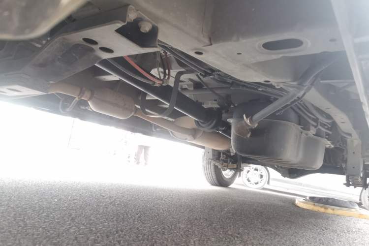 Used Jinbei Gold Hiace 2021 1.5L Passenger Van Travel Lion 7-Seater Chassis Front Left