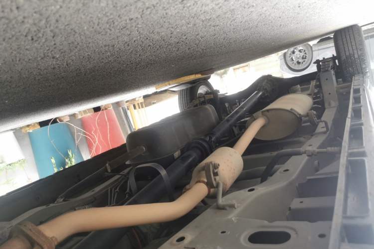 Used Jinbei Gold Hiace 2021 1.5L Passenger Van Travel Lion 7-Seater Chassis Front Right
