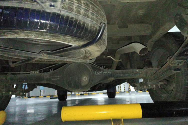 Used Jinbei Gold Hiace 2021 1.5L Passenger Vehicle Engineering Lion 5-Seater Chassis Rear
