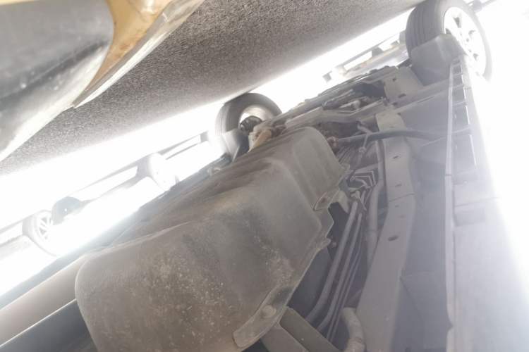 Used Jinbei Gold Hiace 2021 1.5L Passenger Van Travel Lion 7-Seater Chassis Rear Left