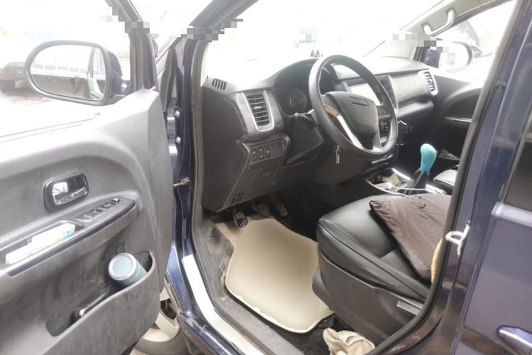 Used Jinbei Gold Hiace 2021 1.5L Passenger Van Travel Lion 7-Seater Driver Seat
