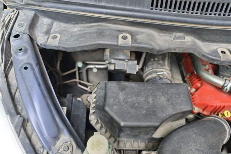 Used Jinbei Gold Hiace 2021 1.5L Passenger Vehicle Engineering Lion 6 Seats Engine Bay Right