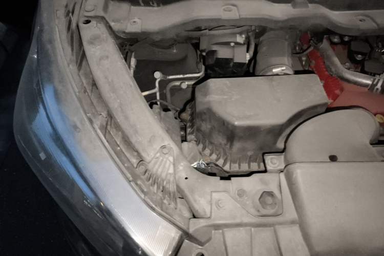 Used Jinbei Gold Hiace 2021 1.5L Passenger Vehicle Travel Lion 5-Seater Engine Bay Right