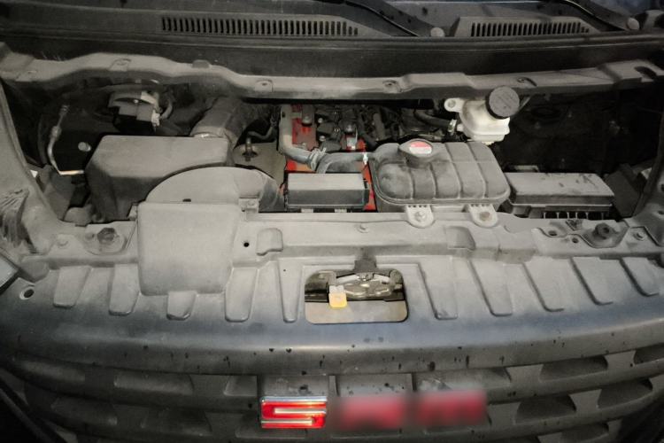 Used Jinbei Gold Hiace 2021 1.5L Passenger Vehicle Travel Lion 5-Seater Engine Bay