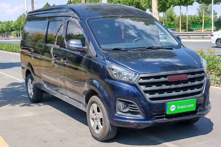 Used Jinbei Gold Hiace 2021 2.0L Passenger Van Travel Lion 6-Seater Front Right 45 Deg