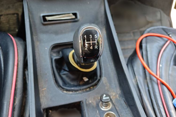 Used Jinbei Gold Hiace 2021 1.5L Passenger Vehicle Engineering Lion 5-Seater Gear Lever