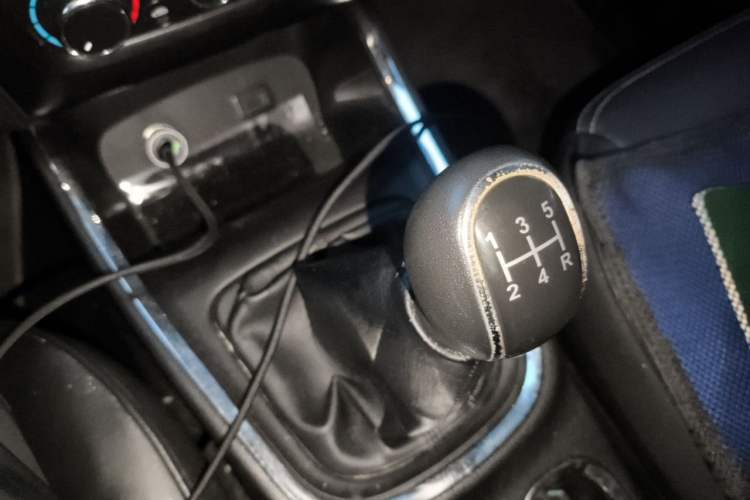 Used Jinbei Gold Hiace 2021 1.5L Passenger Vehicle Travel Lion 5-Seater Gear Lever