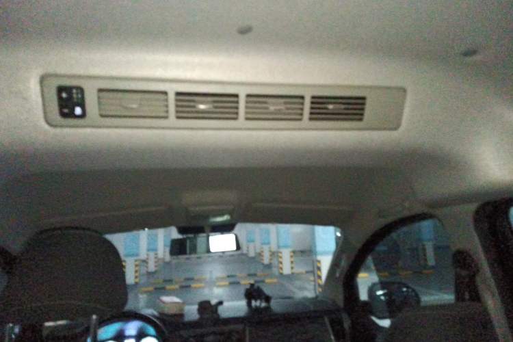 Used Jinbei Gold Hiace 2021 1.5L Passenger Vehicle Engineering Lion 5-Seater Headliner