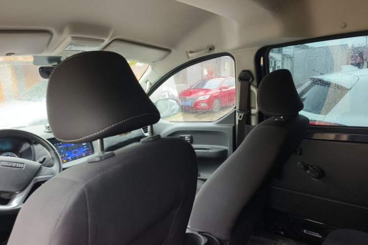 Used Jinbei Gold Hiace 2021 1.5L Passenger Vehicle Engineering Lion 6 Seats Headliner