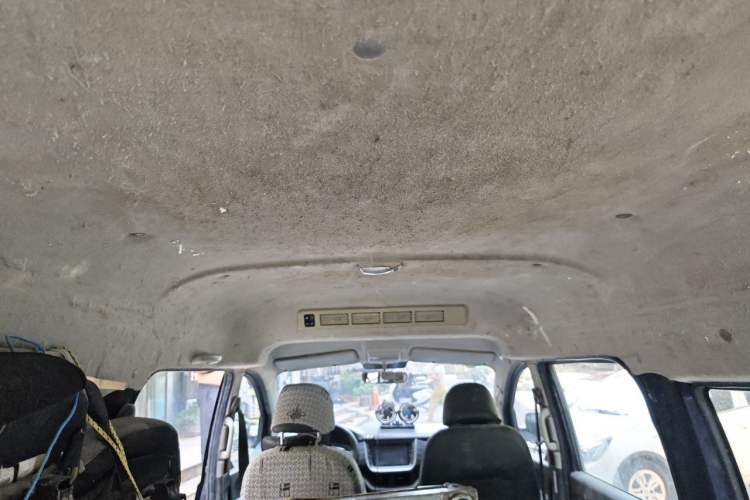 Used Jinbei Gold Hiace 2021 1.5L Passenger Vehicle Engineering Lion 6 Seats Headliner