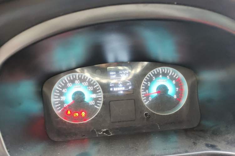 Used Jinbei Gold Hiace 2021 1.5L Passenger Van Engineering Lion Model Central Air Conditioning Version 9 Seats Odometer Close Up