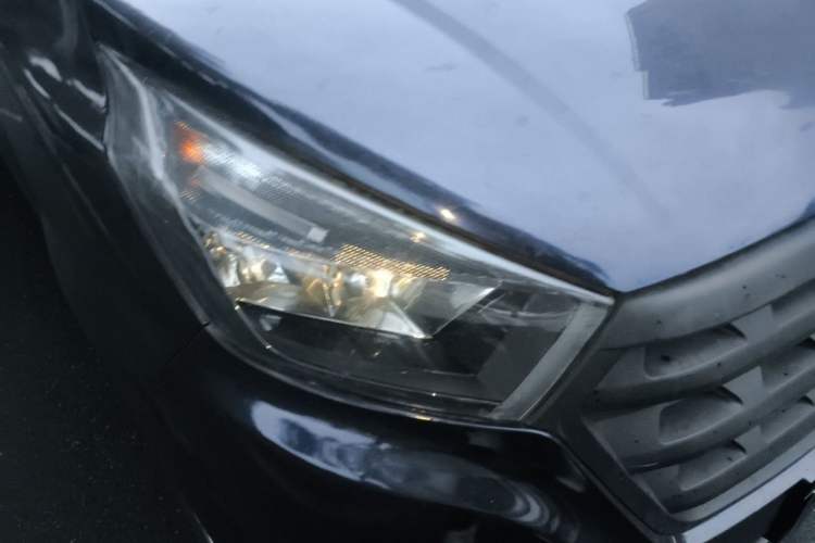 Used Jinbei Gold Hiace 2021 1.5L Passenger Vehicle Travel Lion 5-Seater Right Front Headlight