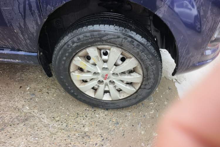 Used Jinbei Gold Hiace 2021 1.5L Passenger Vehicle Engineering Lion 6 Seats Right Front Wheel Hub
