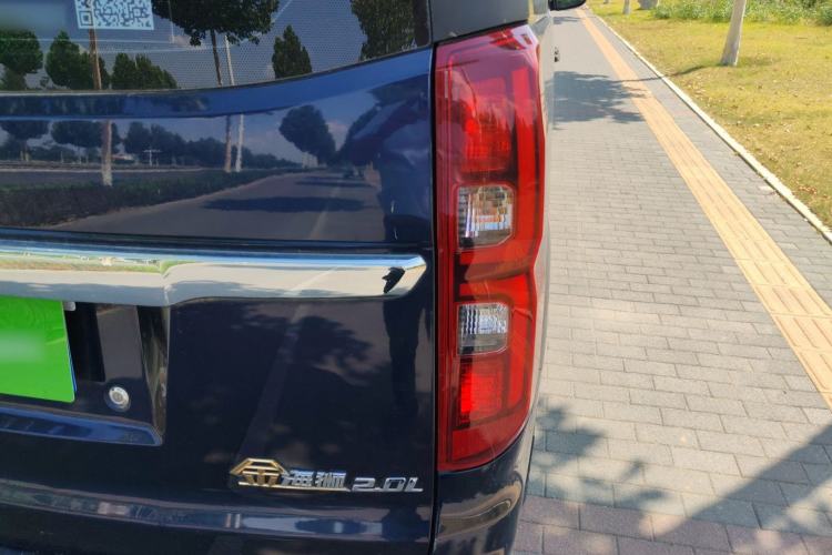 Used Jinbei Gold Hiace 2021 2.0L Passenger Van Travel Lion 6-Seater Right Rear Taillight