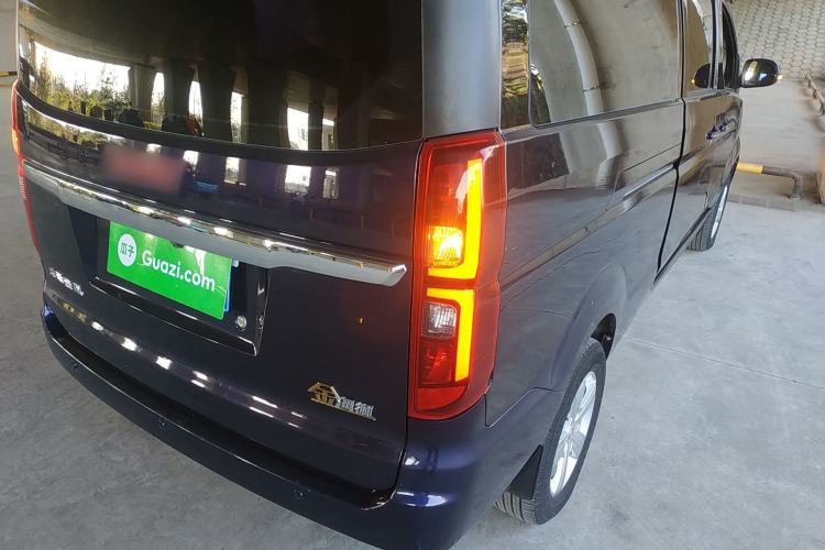 Used Jinbei Gold Hiace 2021 1.5L Passenger Vehicle Engineering Lion 6 Seats Right Rear Taillight